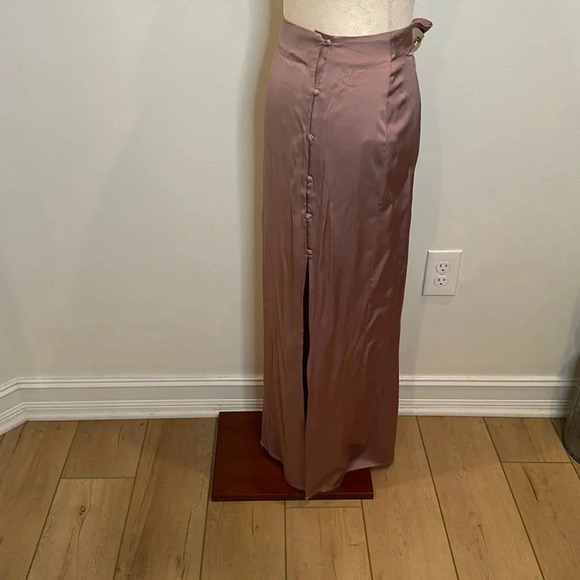 SOLD….CHASER STRETCH SILKY WOVEN MAXI SKIRT BUTTON FRONT SMALL NEW WITH TAGS - Picture 5 of 8